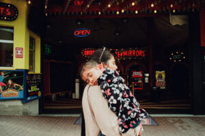 Mirrors_000020650031