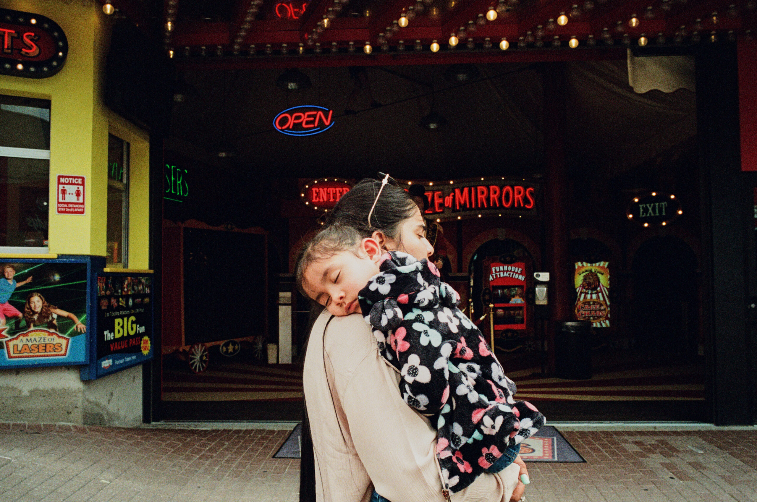 Mirrors_000020650031